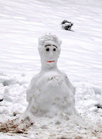 human-looking-snowman-public-domain.jpg