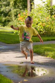 http://weather.thefuntimesguide.com/images/blogs/little-boy-puddle-jumping-by-rpscott123-thumb-179x270-9799.jpg