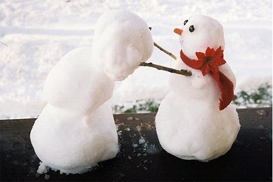 building-a-friendship-in-the-snow.jpg