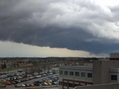 Cold fronts can be either wet and stormy or dry and calm. 