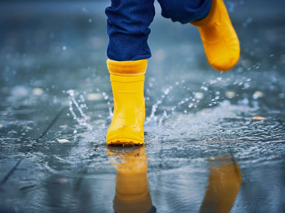 How Does It Rain When The Humidity Is So Low? | Weather Tips Guide