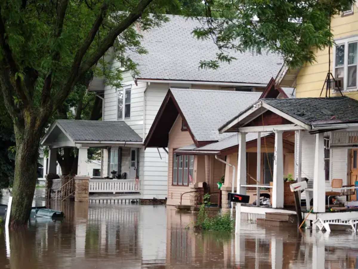 Hurricanes and the flooding that results can put a number of hazards in your path. Here are the post-hurricane dangers to watch out for! 